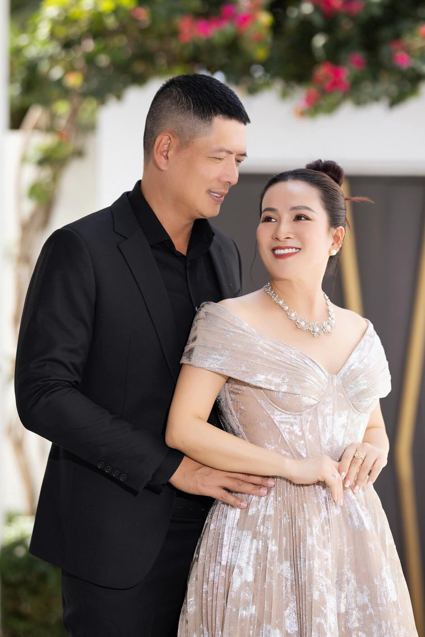Hôn nhân ngọt ngào 15 năm của MC Bình Minh và vợ doanh nhân - 5
