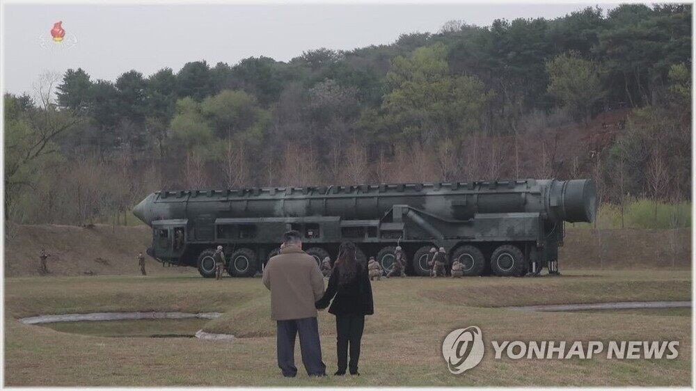 Hwaseong-18 tạo 'khủng hoảng an ninh' cho kẻ thù của Triều Tiên? - 2