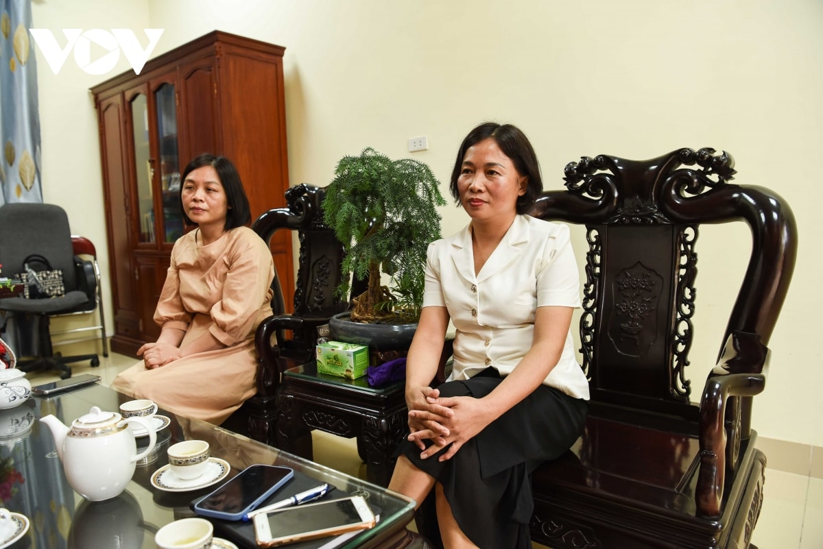 nu sinh lop 8 bi ban danh trong nha ve sinh hieu truong noi gi hinh anh 2