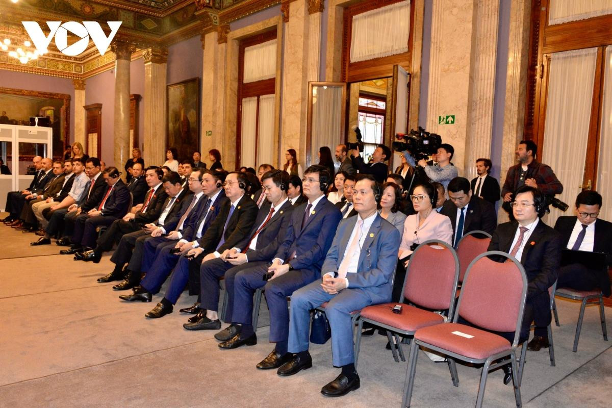 Chủ tịch Quốc hội hội đàm với Chủ tịch Thượng viện và Hạ viện Uruguay - 5
