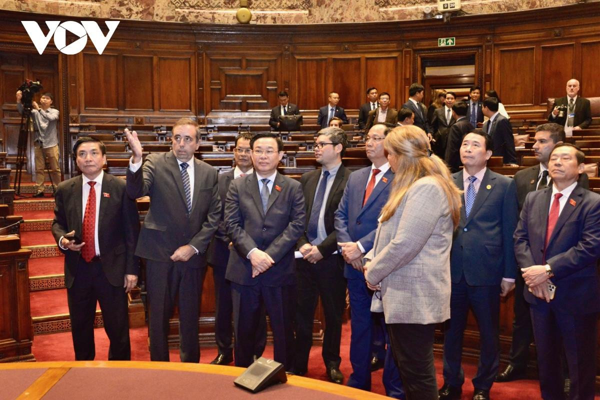 Chủ tịch Quốc hội hội đàm với Chủ tịch Thượng viện và Hạ viện Uruguay - 7