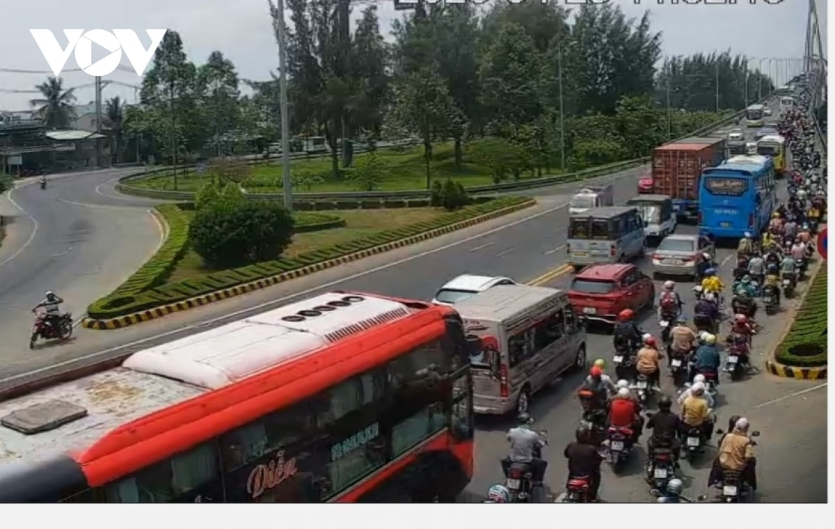 tram thu phi bot cau rach mieu ben tre xa tram 7 lan de giam ket xe hinh anh 1
