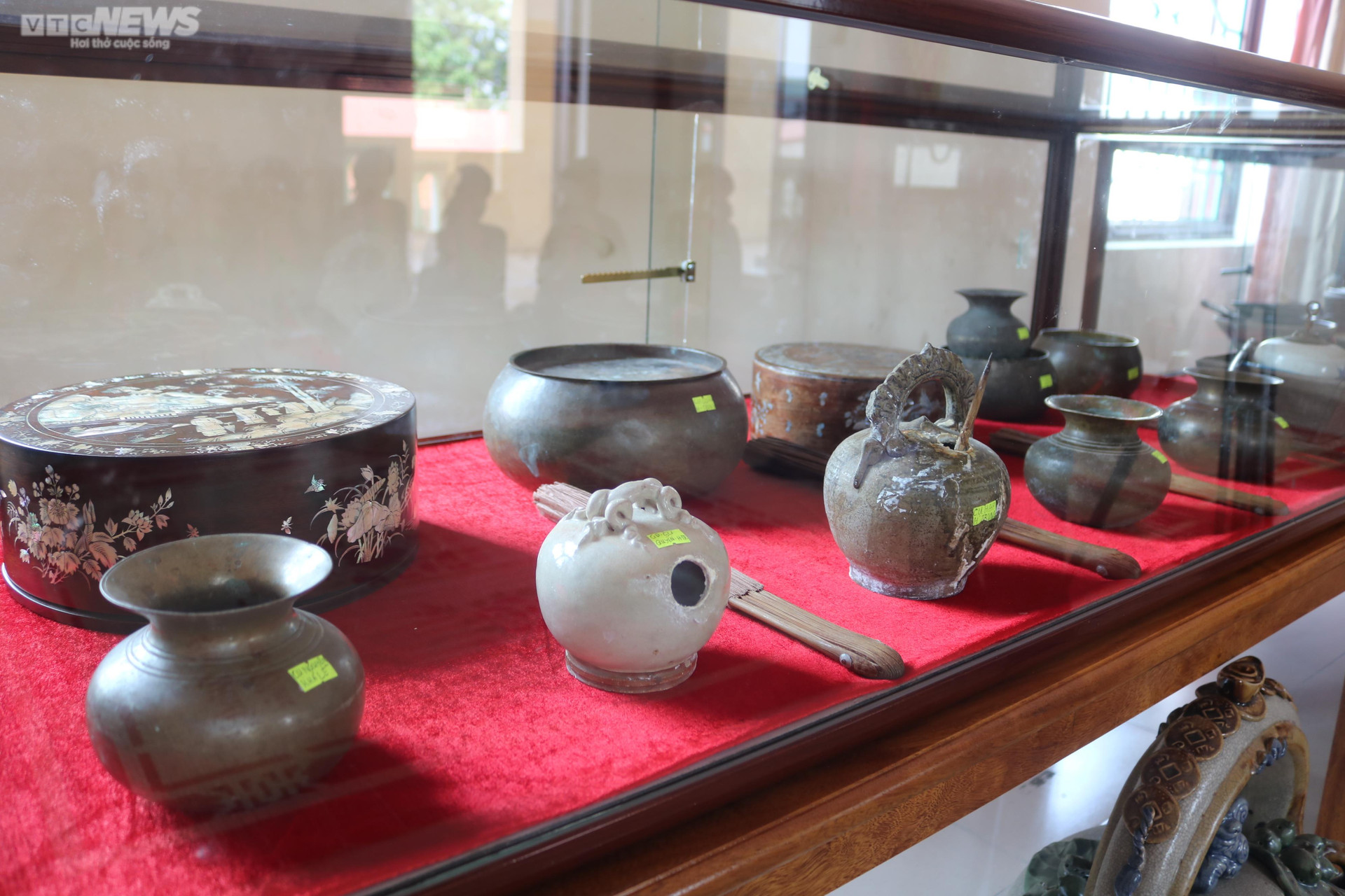 Người góp phần bảo tồn di sản Quan họ Bắc Ninh bằng những kỷ vật - 2