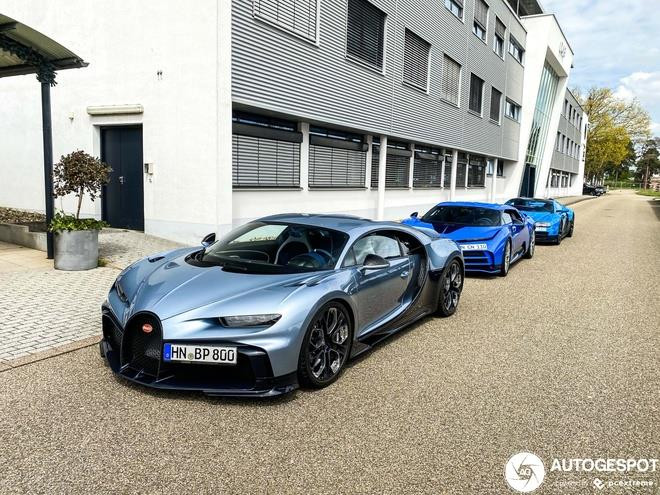 Bộ 3 Bugatti hàng hiếm hội tụ tại Đức - 1