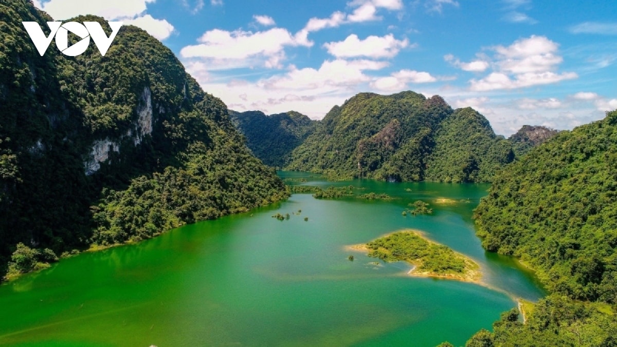 thao nguyen dep nhu tranh hut khach du lich den xu lang hinh anh 1