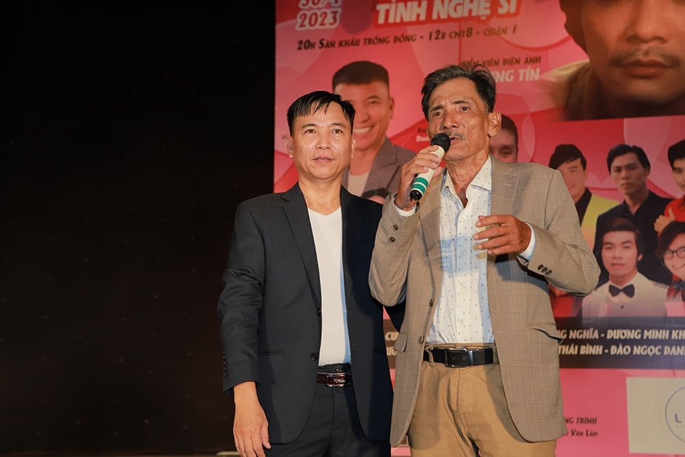 Thương Tín gặp vấn đề sức khỏe trong đêm nhạc quyên góp ủng hộ đồng nghiệp - 2