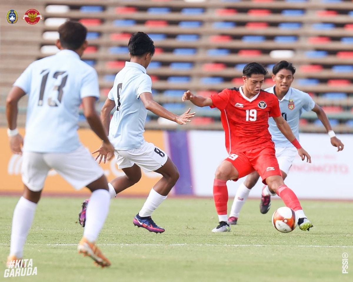 bang xep hang bong da sea games 32 moi nhat u22 indonesia tien gan ban ket hinh anh 1