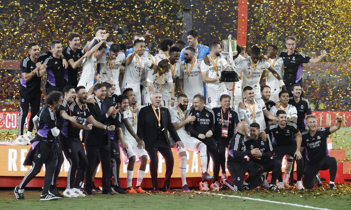 khoanh khac real madrid nang cao danh hieu cup nha vua tay ban nha sau 9 nam cho doi hinh anh 1