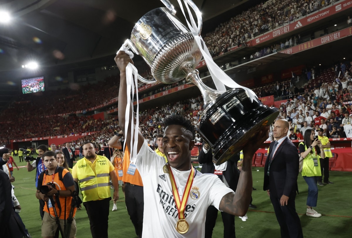 khoanh khac real madrid nang cao danh hieu cup nha vua tay ban nha sau 9 nam cho doi hinh anh 16