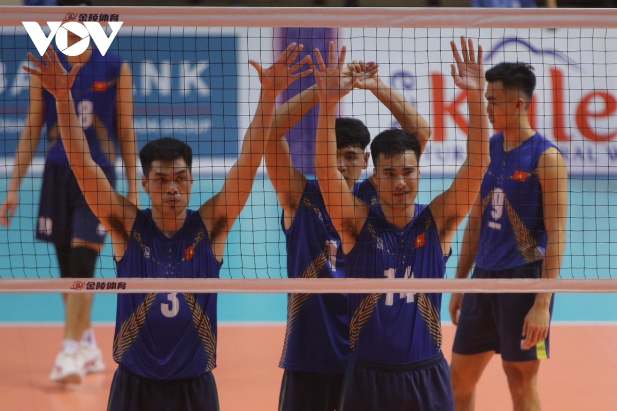bong chuyen nam viet nam doi dau ngon nui o ban ket sea games 32 hinh anh 1