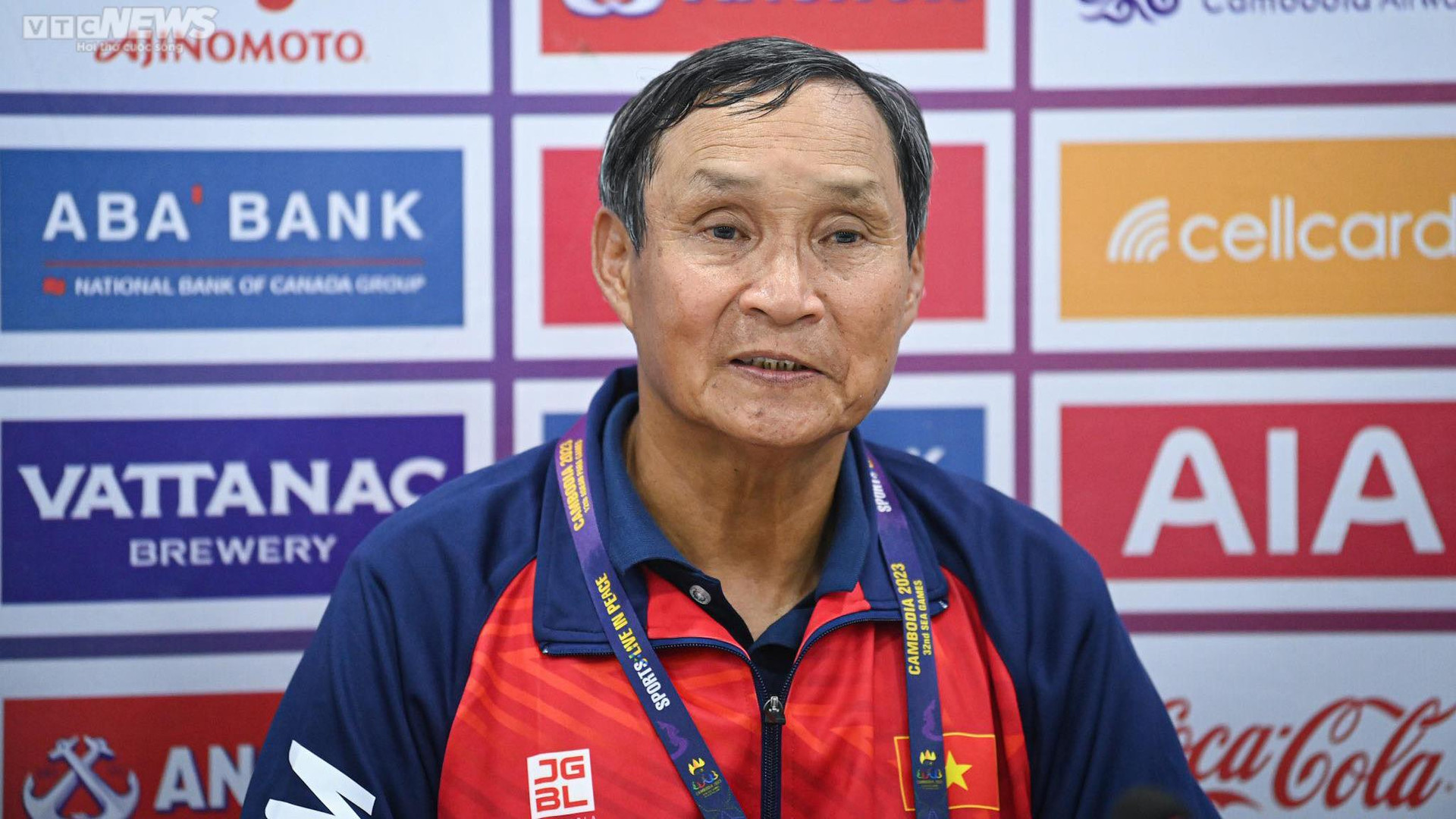 HLV Mai Đức Chung: Tuyển Việt Nam toát mồ hôi mới thắng Campuchia 4-0 - 1