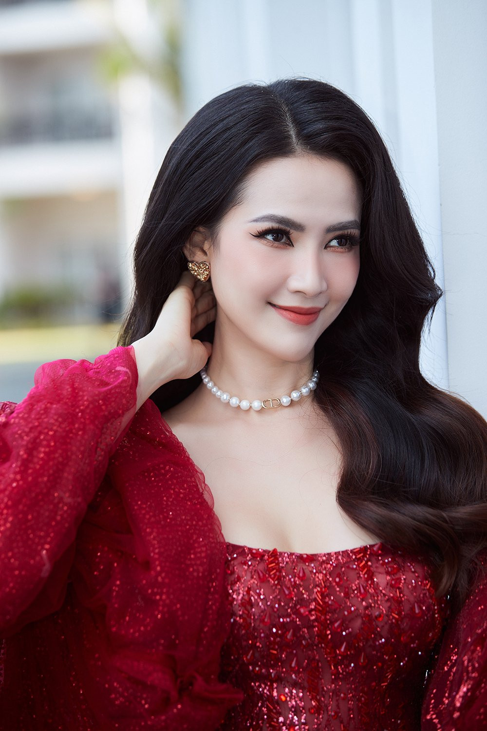 Hoa hậu Phan Thị Mơ vật vã với bệnh đau dạ dày  - 1