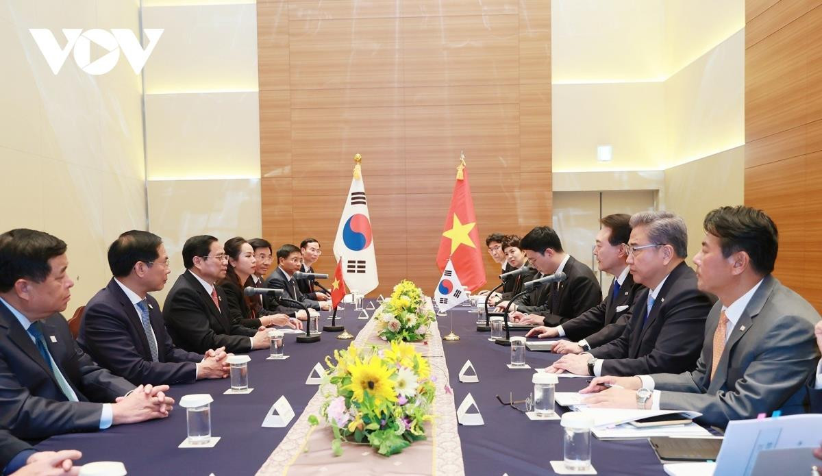 Thủ tướng Phạm Minh Chính gặp Tổng thống Hàn Quốc nhân Hội nghị Thượng đỉnh G7 - 2