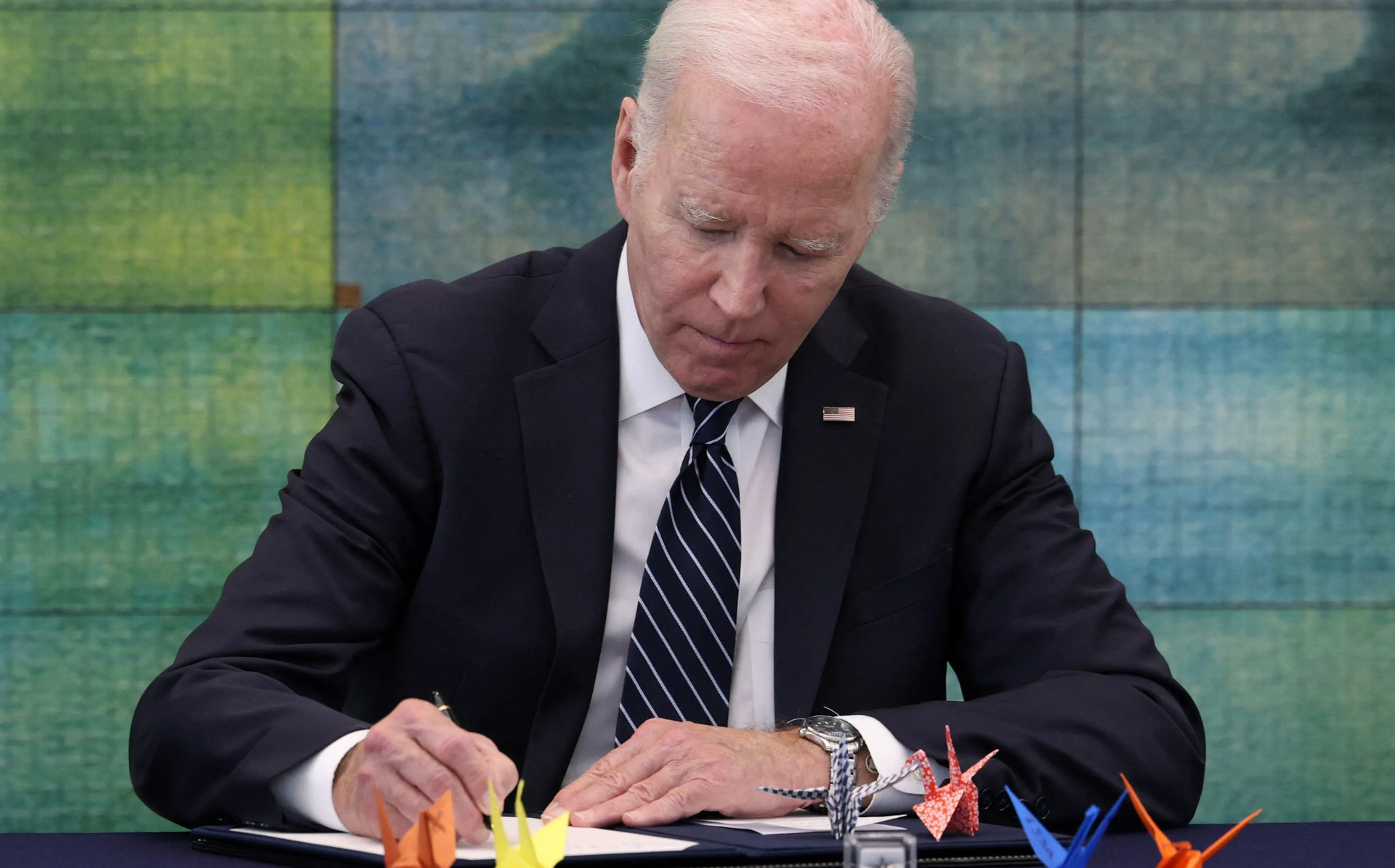 Tổng thống Mỹ Biden gửi thông điệp về một thế giới không vũ khí hạt nhân - 1