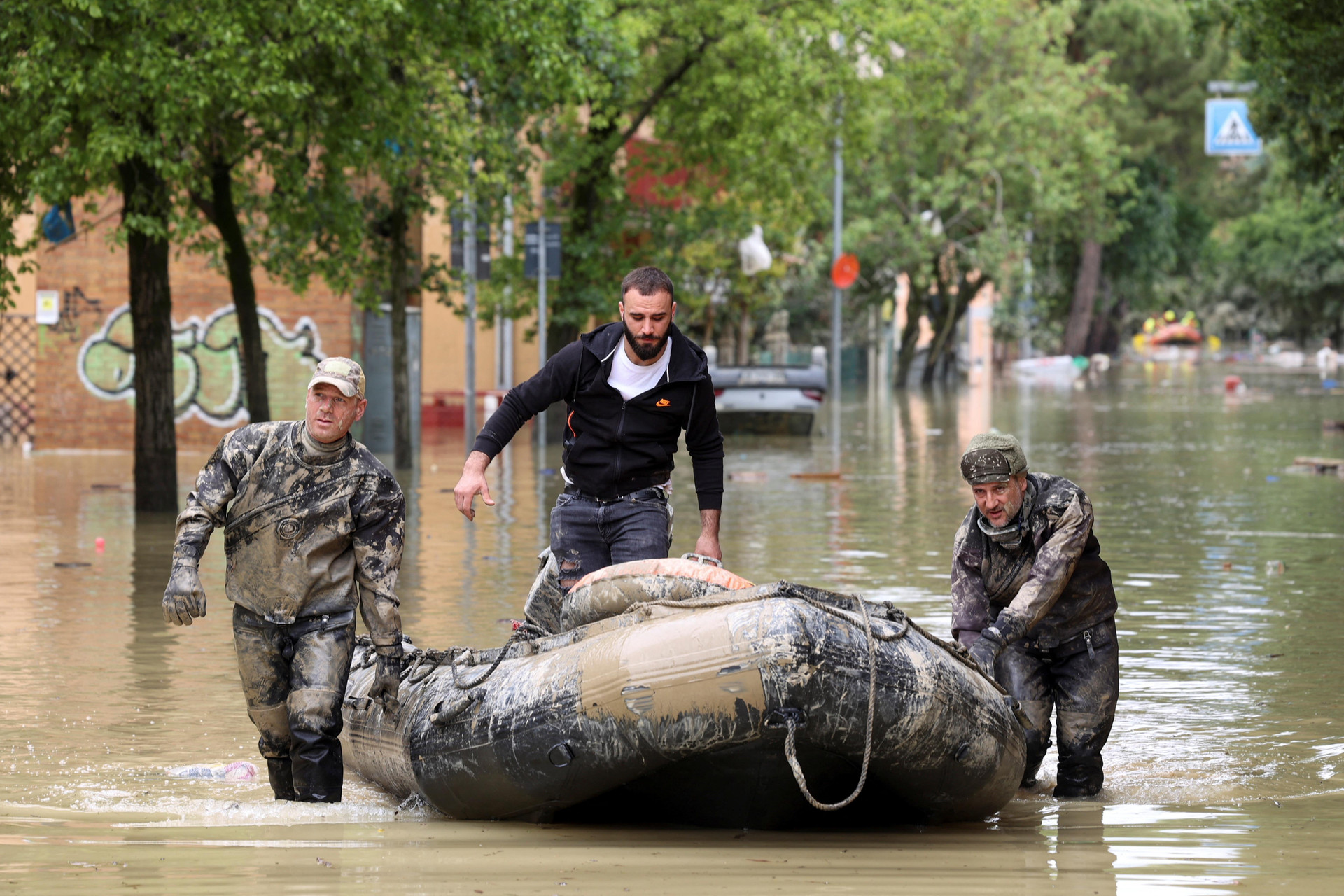 Lũ lụt chưa từng có trong 100 năm càn quét miền Bắc Italia - 8