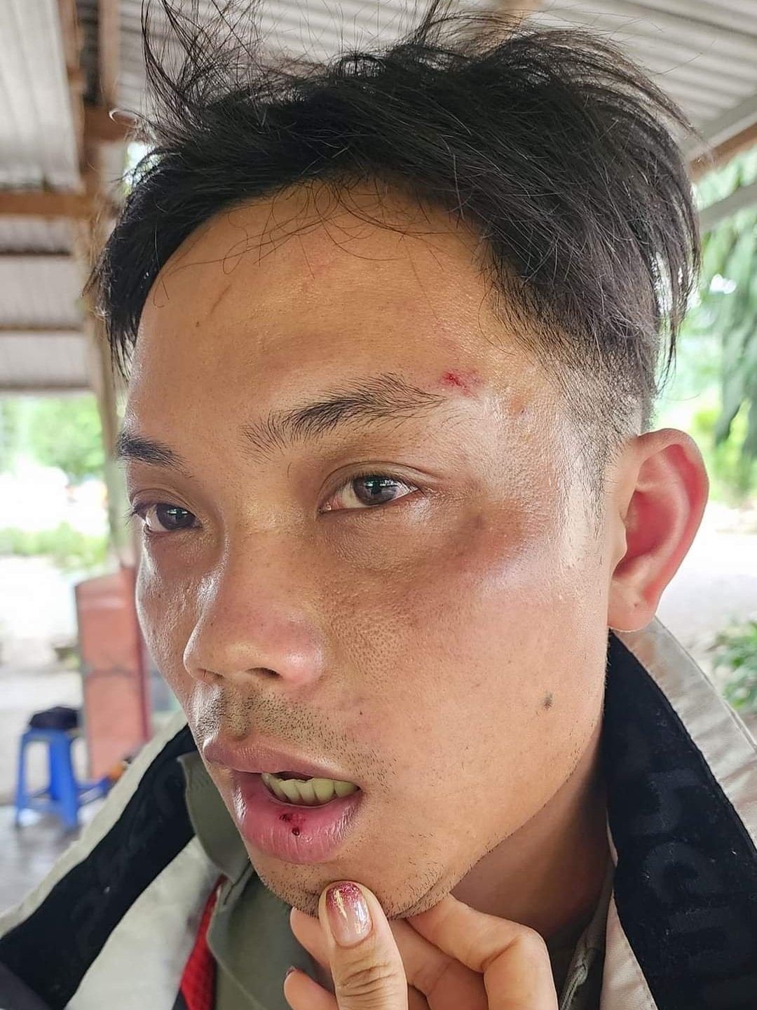 Xác minh việc nhân viên quán hải sản ở Khánh Hòa bị tố hành hung khách du lịch - 1