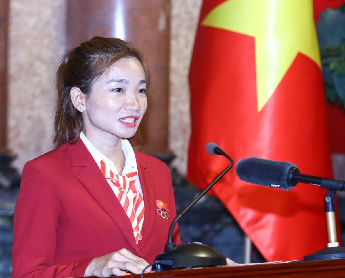 chủ tịch nước trao huân chương cho các vĐv, hlv có thành tích cao tại sea games 32 hình ảnh 3 chu tich nuoc trao huan chuong cho cac vDv, hlv co thanh tich cao tai sea games 32 hinh anh 3