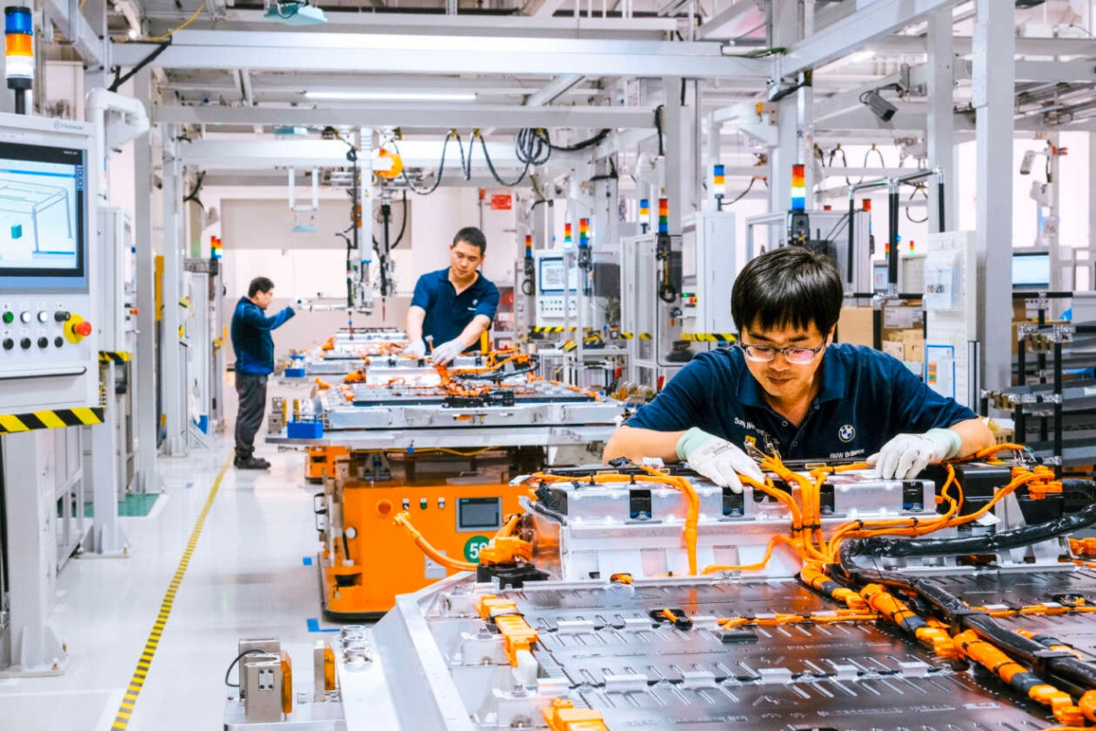 BMW sẽ chính thức cho ra mắt Neue Klasse thế hệ tiếp theo vào năm 2025, và việc sản xuất Neue Klasse sẽ bắt đầu tại nhà máy Thẩm Dương của BBA từ năm 2026.