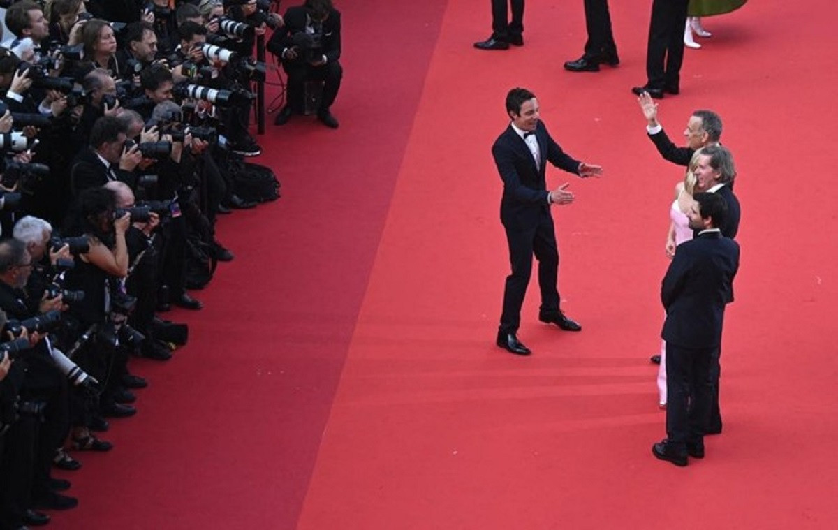 Vợ chồng Tom Hanks mắng mỏ nhân viên trên thảm đỏ Cannes - 2