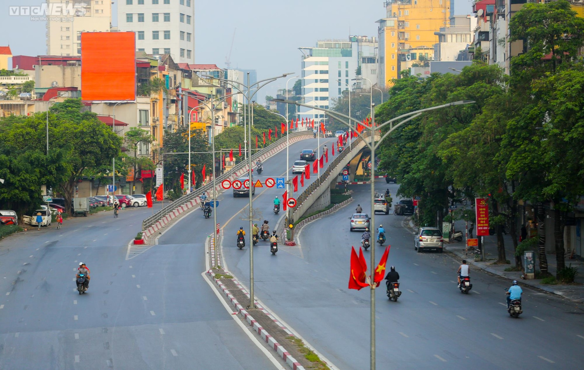 Hàng loạt tuyến phố ở Hà Nội được đề xuất kinh doanh vỉa hè - 1