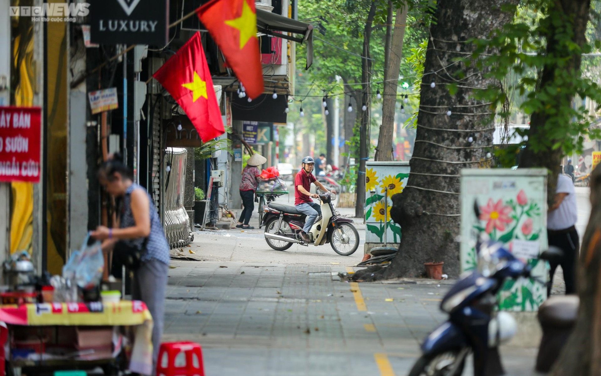 Hàng loạt tuyến phố ở Hà Nội được đề xuất kinh doanh vỉa hè - 10