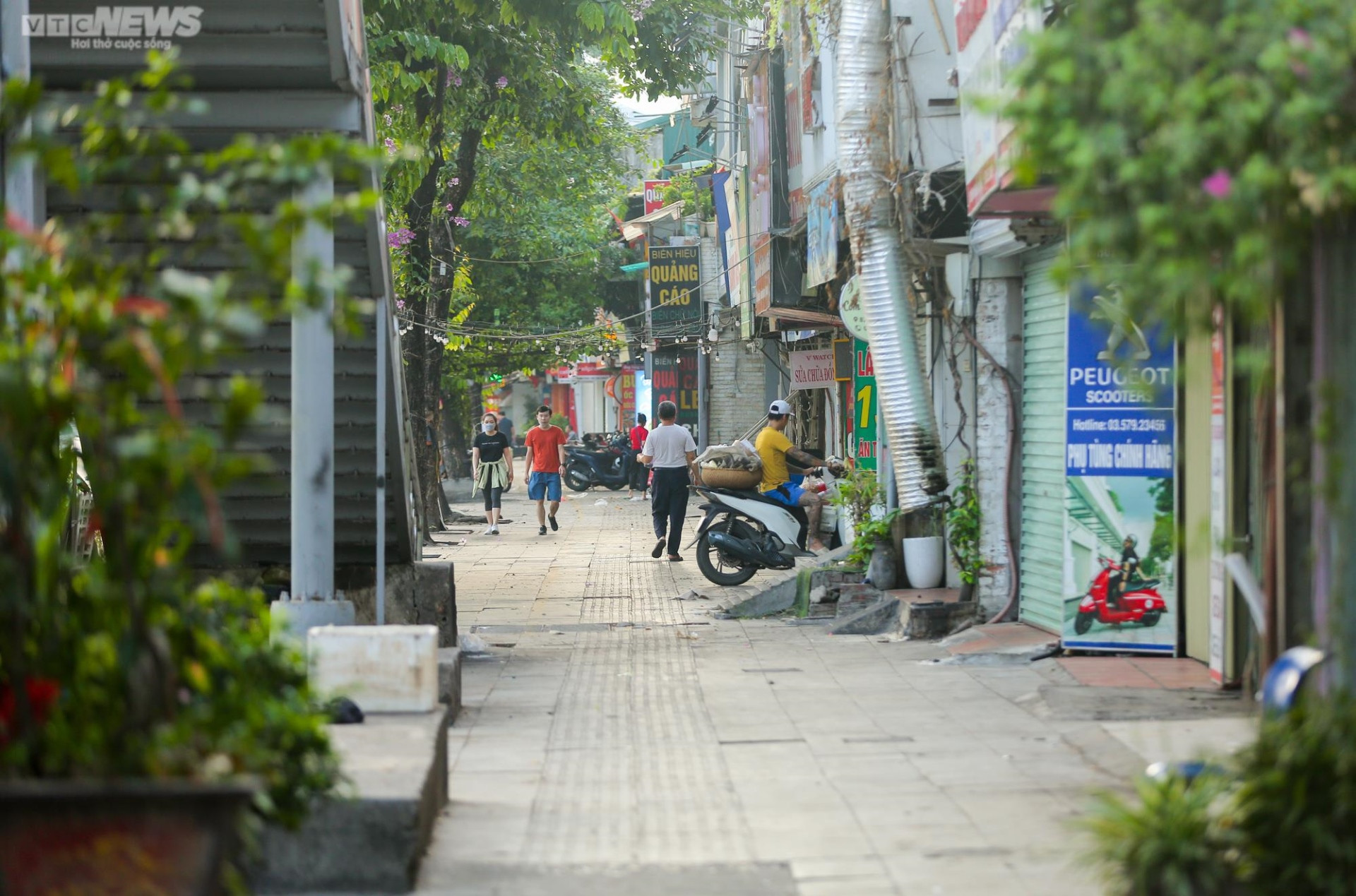 Hàng loạt tuyến phố ở Hà Nội được đề xuất kinh doanh vỉa hè - 5