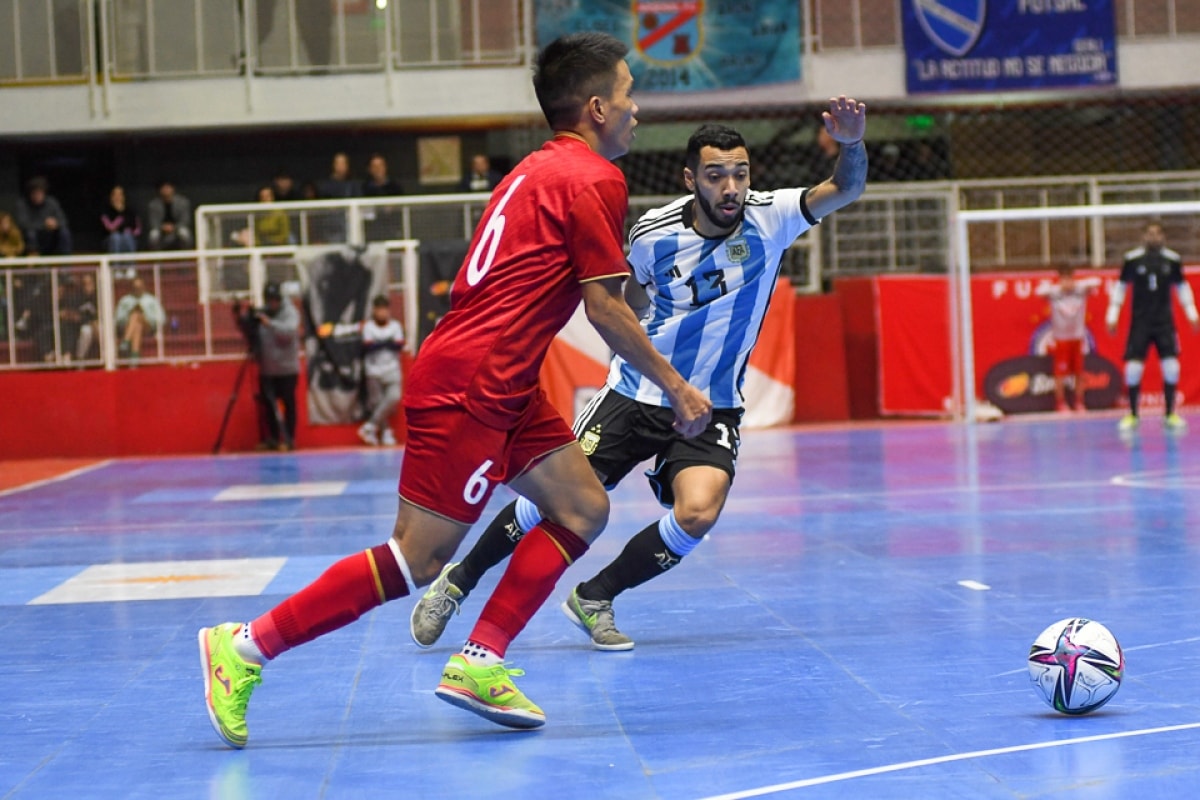 Dt futsal viet nam thua duong kim A quan the gioi 1-4 trong tran giao huu o argentina hinh anh 1