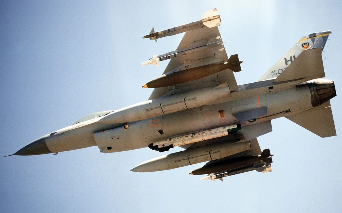 Ông Putin dự báo số phận máy bay F-16 ở Ukraine - 1