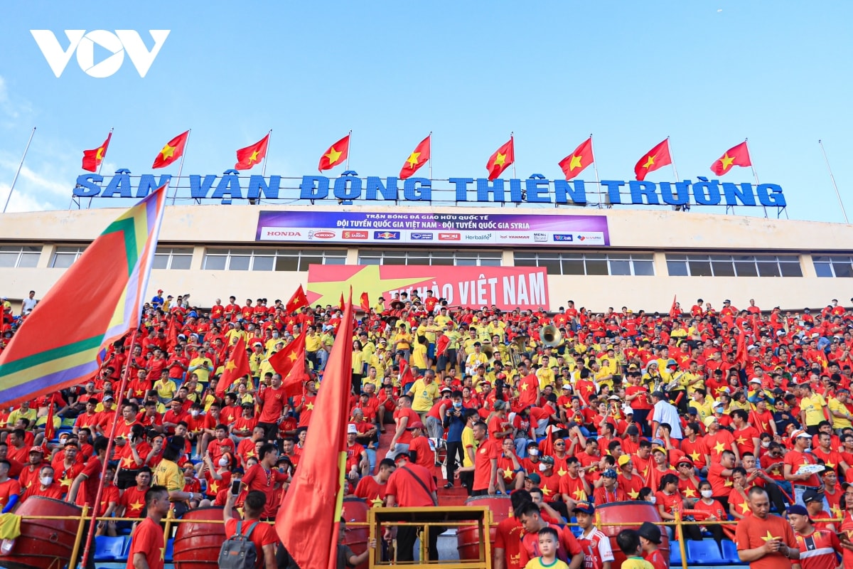 truc tiep Dt viet nam 1 - 0 Dt syria tuan hai lap sieu pham hinh anh 11