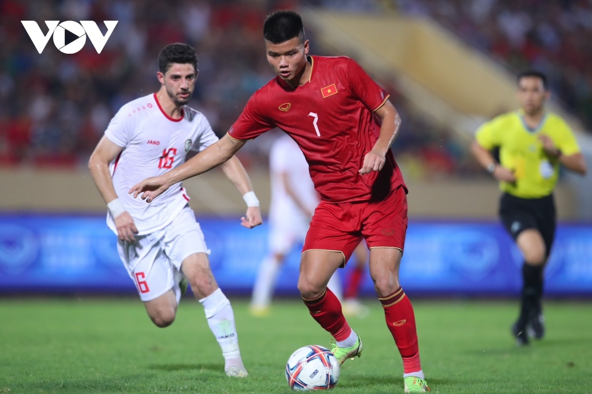 truc tiep Dt viet nam 1 - 0 Dt syria tuan hai lap sieu pham hinh anh 1
