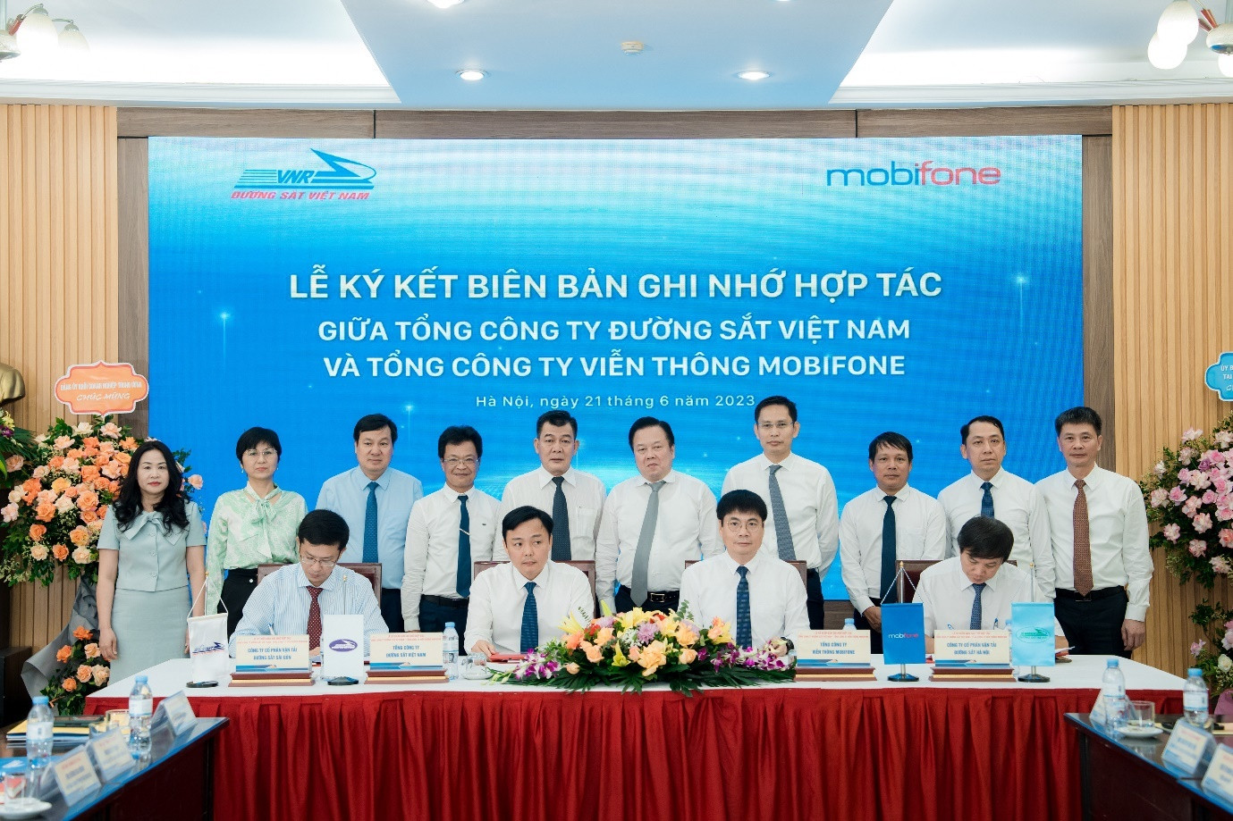 MobiFone ký kết hợp tác về Chuyển đổi số với Tổng Công ty Đường sắt Việt Nam - 2