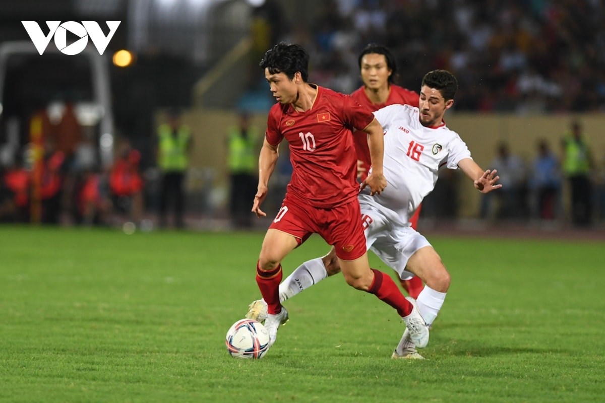 dư âm Đt việt nam 1-0 Đt syria hai gam màu đối nghịch ở chảo lửa thiên trường hình ảnh 3 du am Dt viet nam 1-0 Dt syria hai gam mau doi nghich o chao lua thien truong hinh anh 3