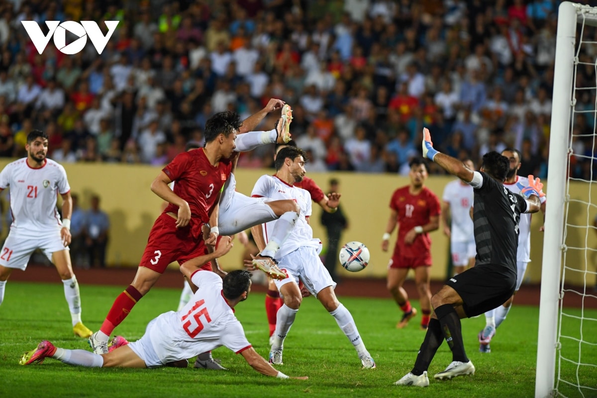 dư âm Đt việt nam 1-0 Đt syria hai gam màu đối nghịch ở chảo lửa thiên trường hình ảnh 8 du am Dt viet nam 1-0 Dt syria hai gam mau doi nghich o chao lua thien truong hinh anh 8