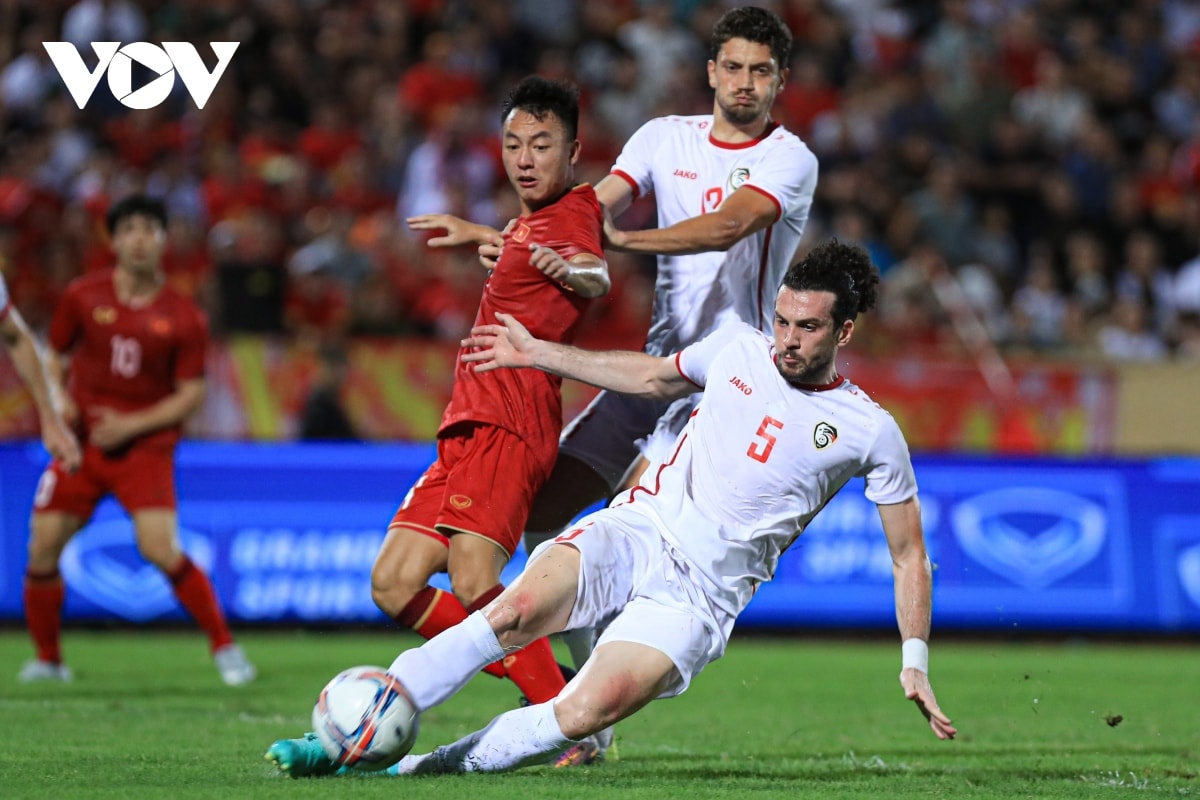 dư âm Đt việt nam 1-0 Đt syria hai gam màu đối nghịch ở chảo lửa thiên trường hình ảnh 4 du am Dt viet nam 1-0 Dt syria hai gam mau doi nghich o chao lua thien truong hinh anh 4