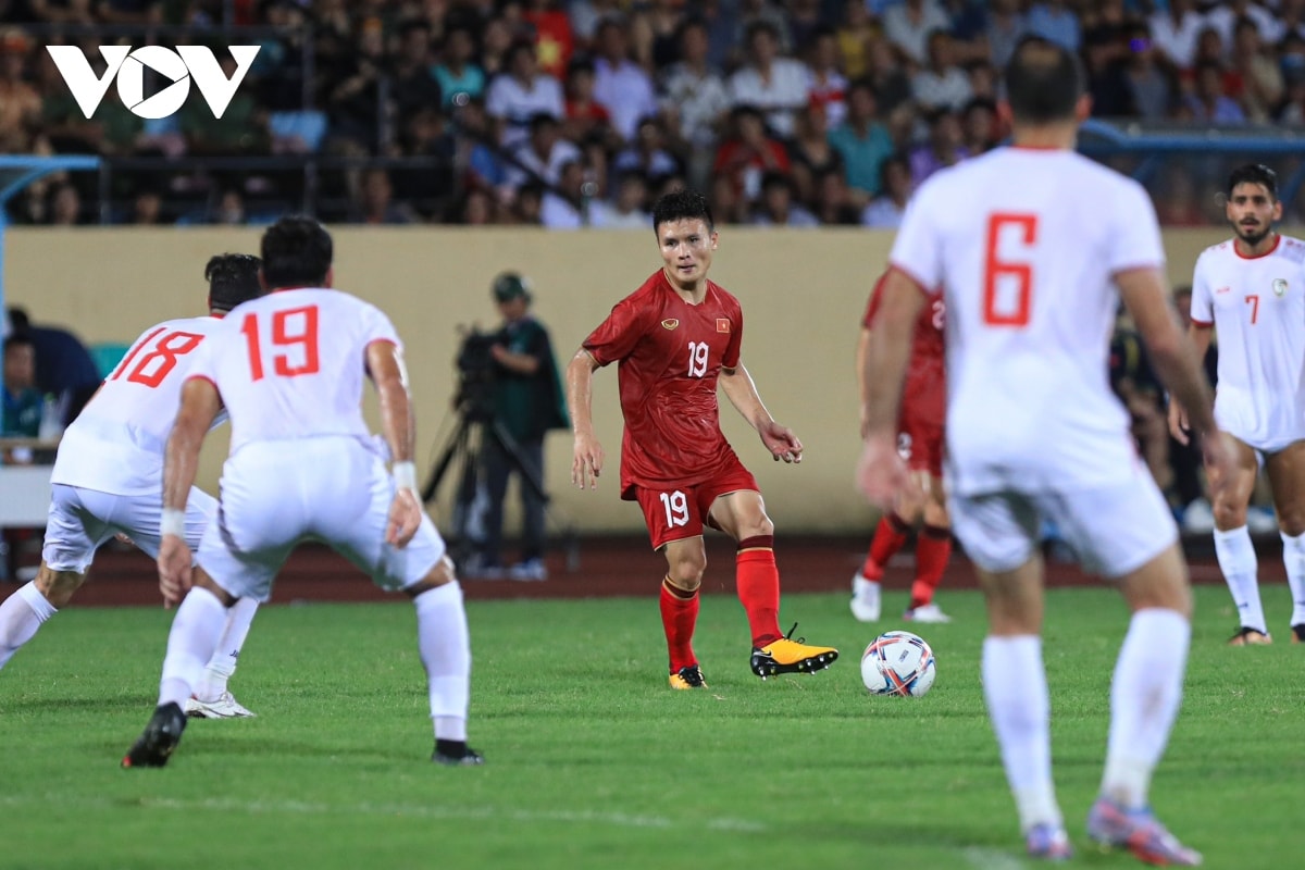 dư âm Đt việt nam 1-0 Đt syria hai gam màu đối nghịch ở chảo lửa thiên trường hình ảnh 2 du am Dt viet nam 1-0 Dt syria hai gam mau doi nghich o chao lua thien truong hinh anh 2