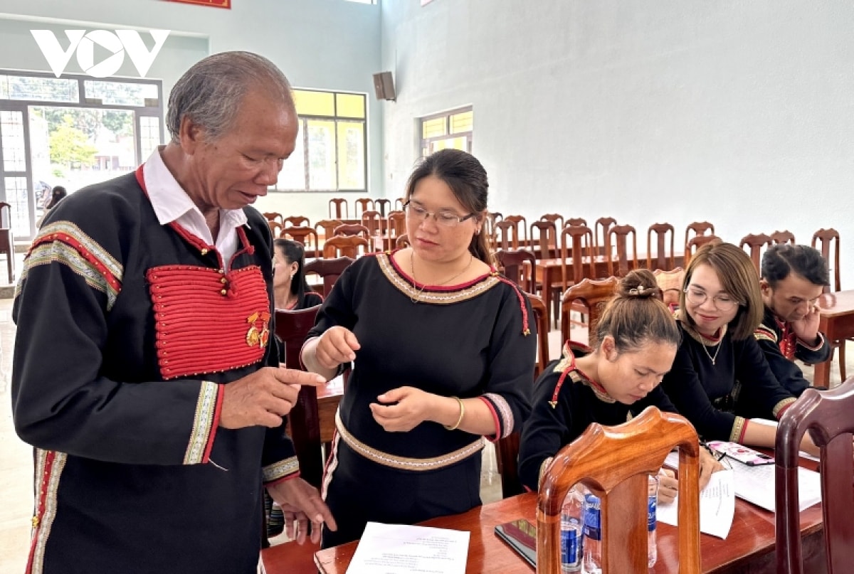 Dak lak truyen day dien xuong, hat ke su thi, hat van cua nguoi Ede hinh anh 2