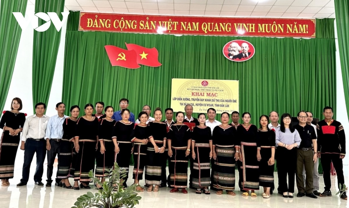 Dak lak truyen day dien xuong, hat ke su thi, hat van cua nguoi Ede hinh anh 1