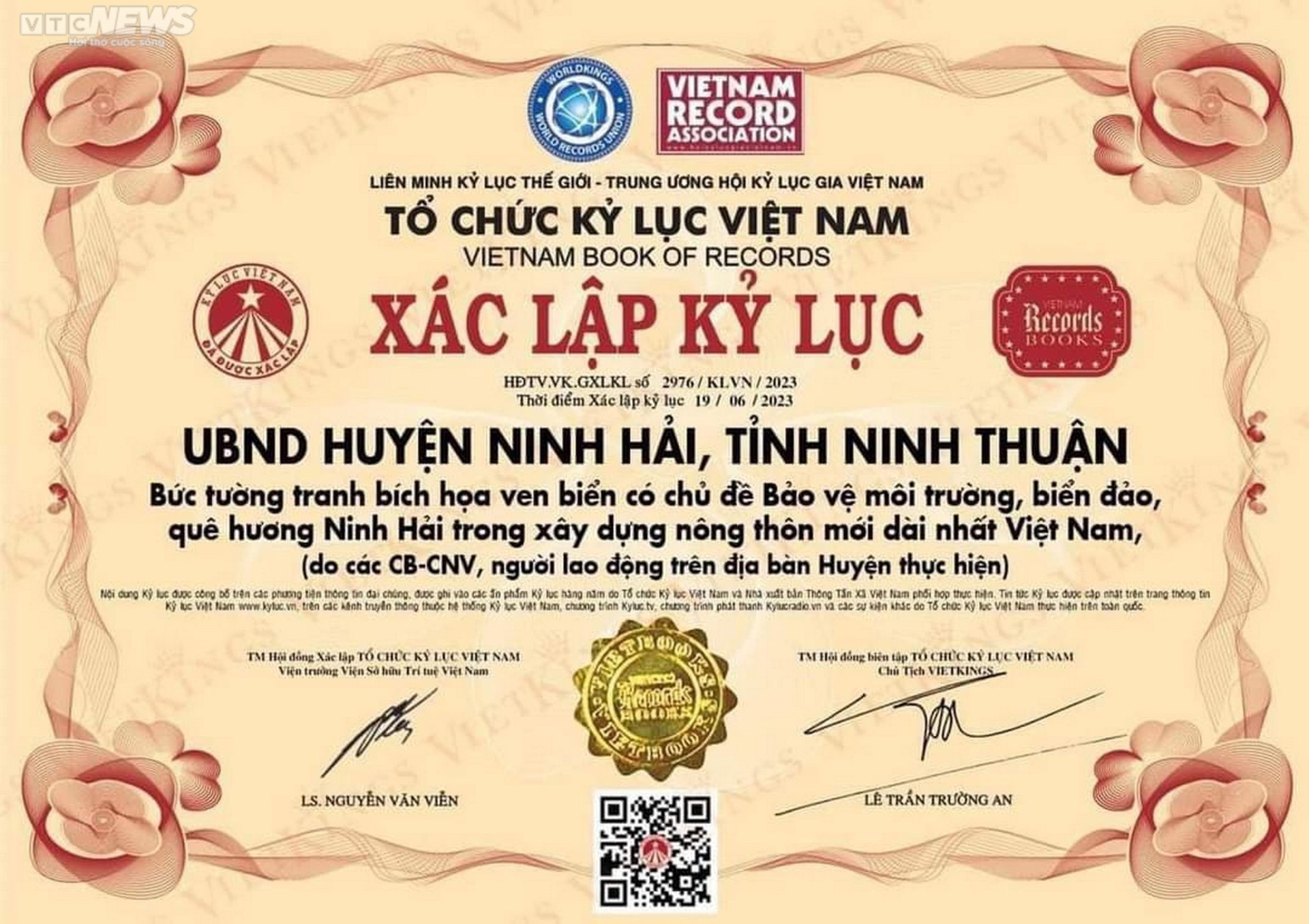 Chiêm ngưỡng bức tường tranh bích họa ven biển Ninh Thuận xác lập kỷ lục Việt Nam  - 16