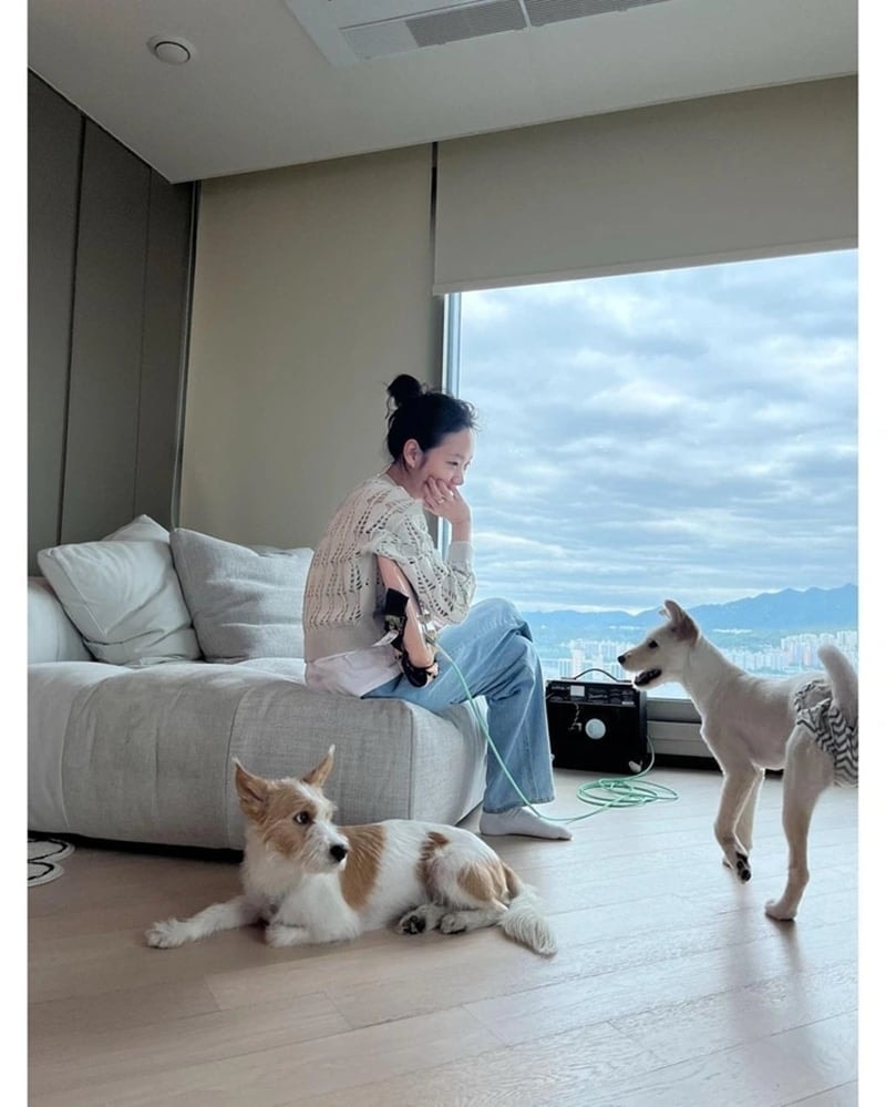 Bên trong căn hộ của Rosé. (Ảnh: Uchify).