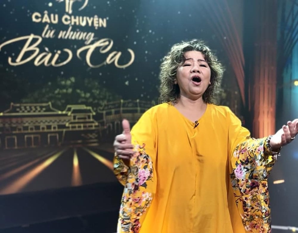 NSND Thanh Hoa trở lại sân khấu.