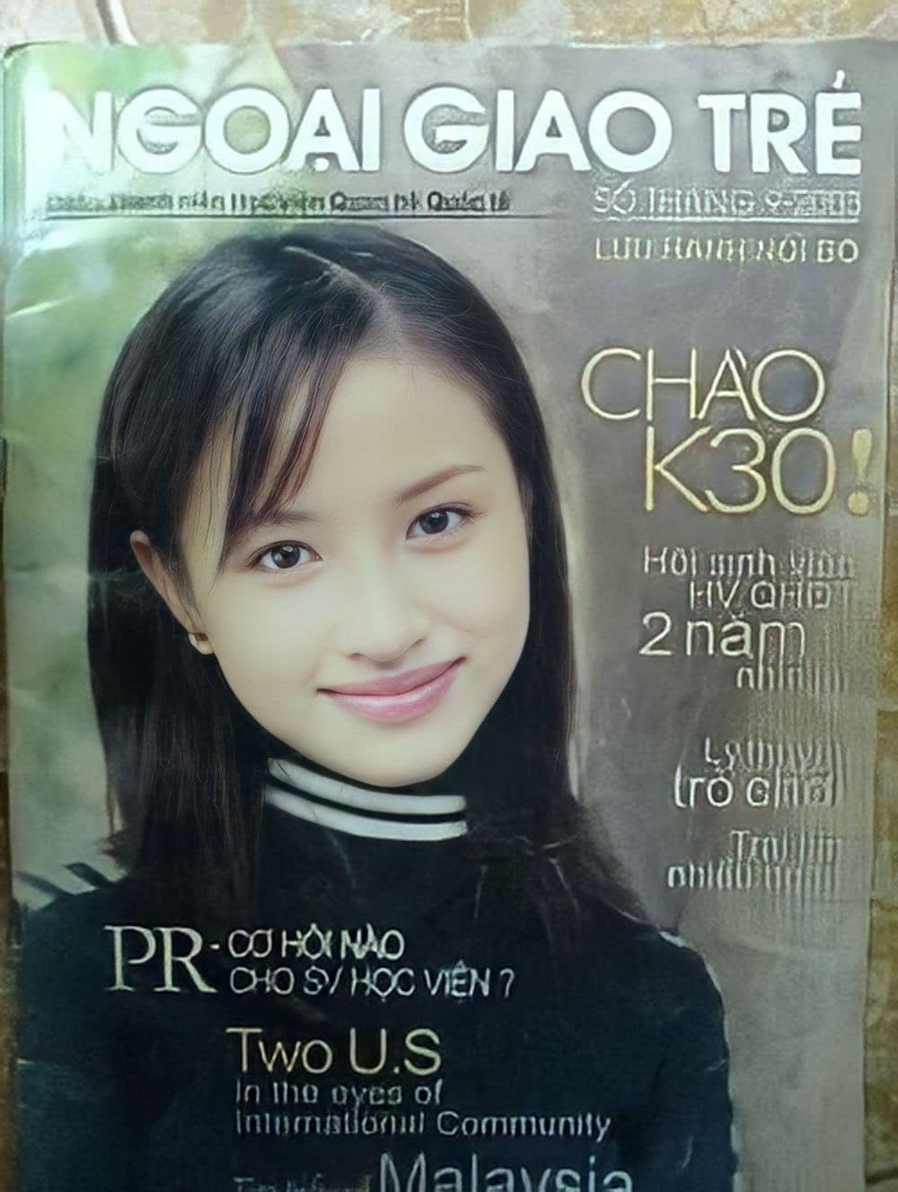 MC Vân Hugo chia sẻ lại hình ảnh cũ khi lên bìa tạp chí. 
