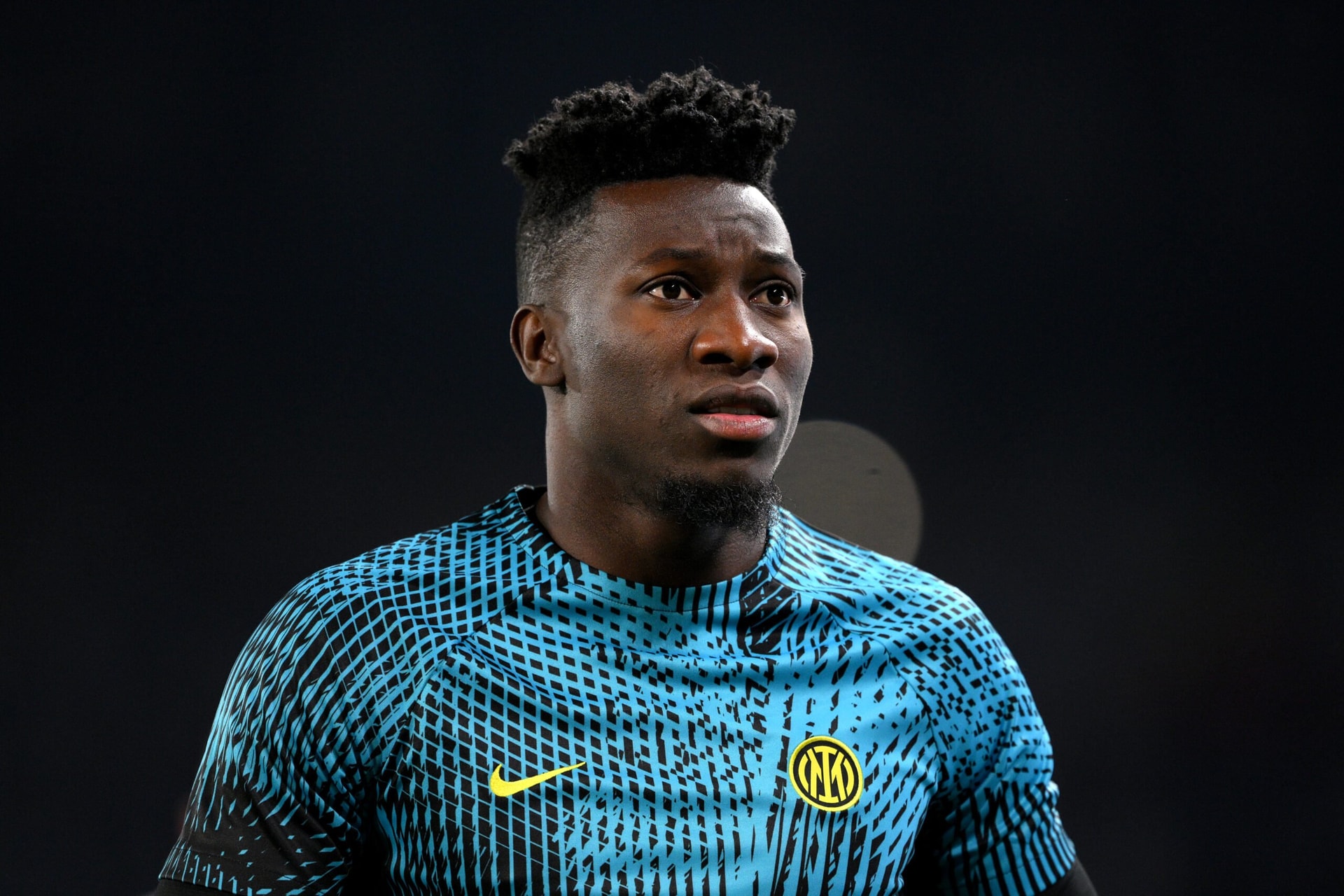 Man Utd tiếp tục theo đuổi Onana.