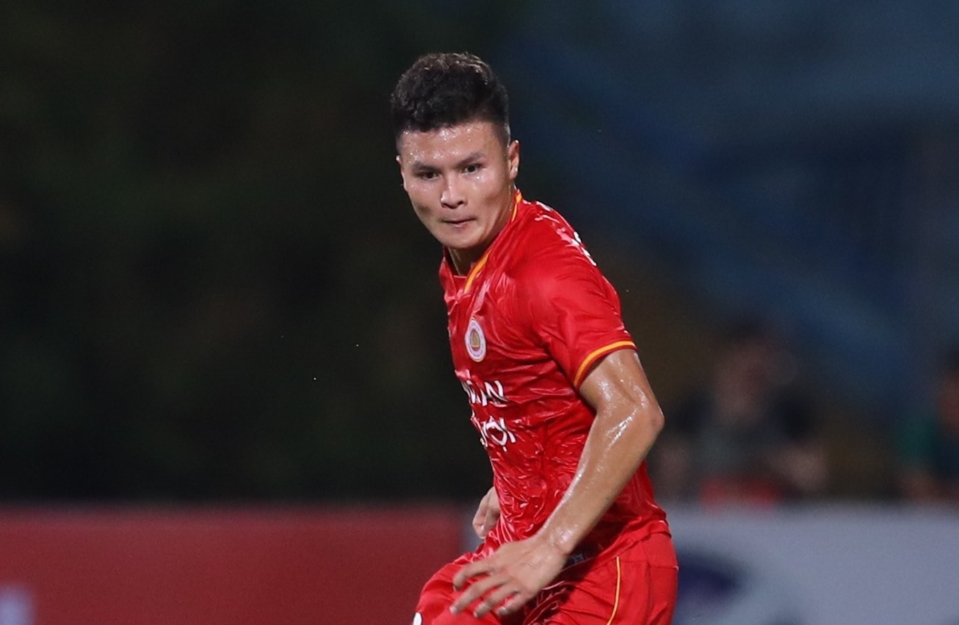 Quang Hải đá hỏng phạt đền.