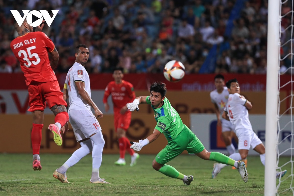 quang hai, filip nguyen van chua biet mui chien thang o clb cong an ha noi hinh anh 6