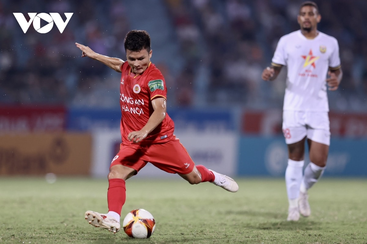 quang hai, filip nguyen van chua biet mui chien thang o clb cong an ha noi hinh anh 2