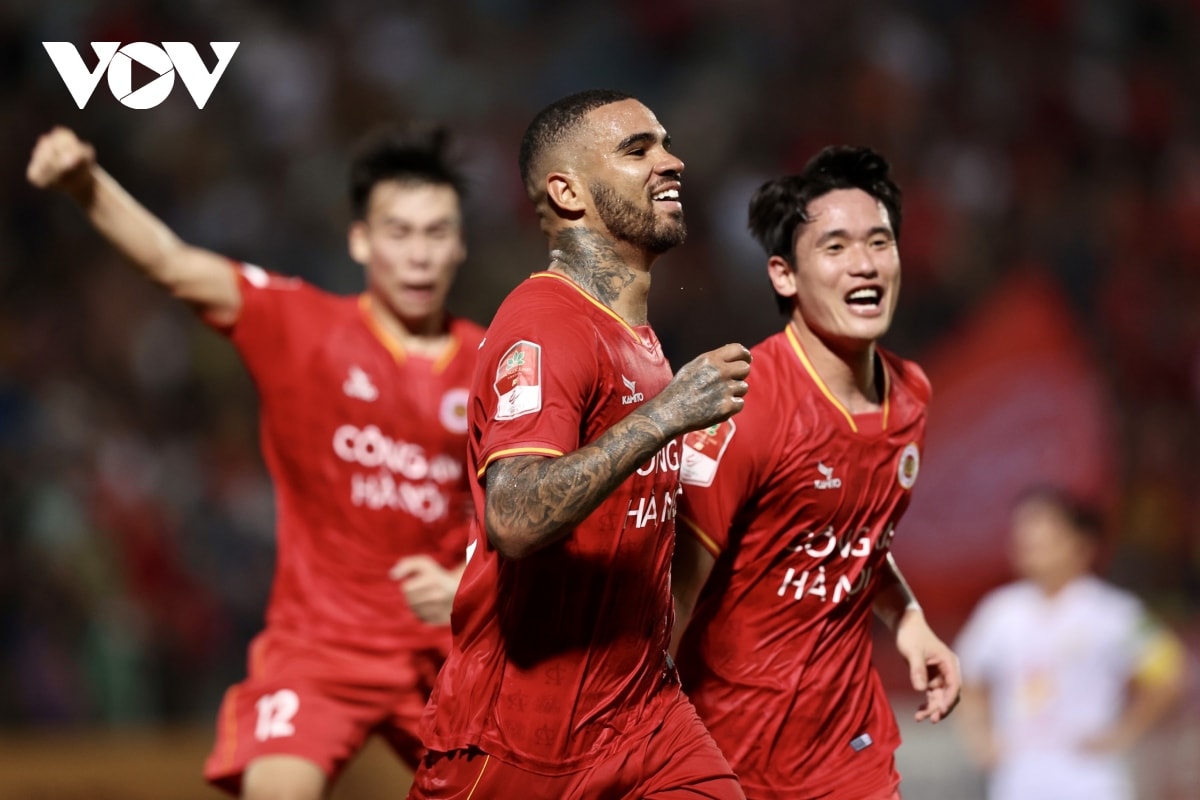 quang hai, filip nguyen van chua biet mui chien thang o clb cong an ha noi hinh anh 3