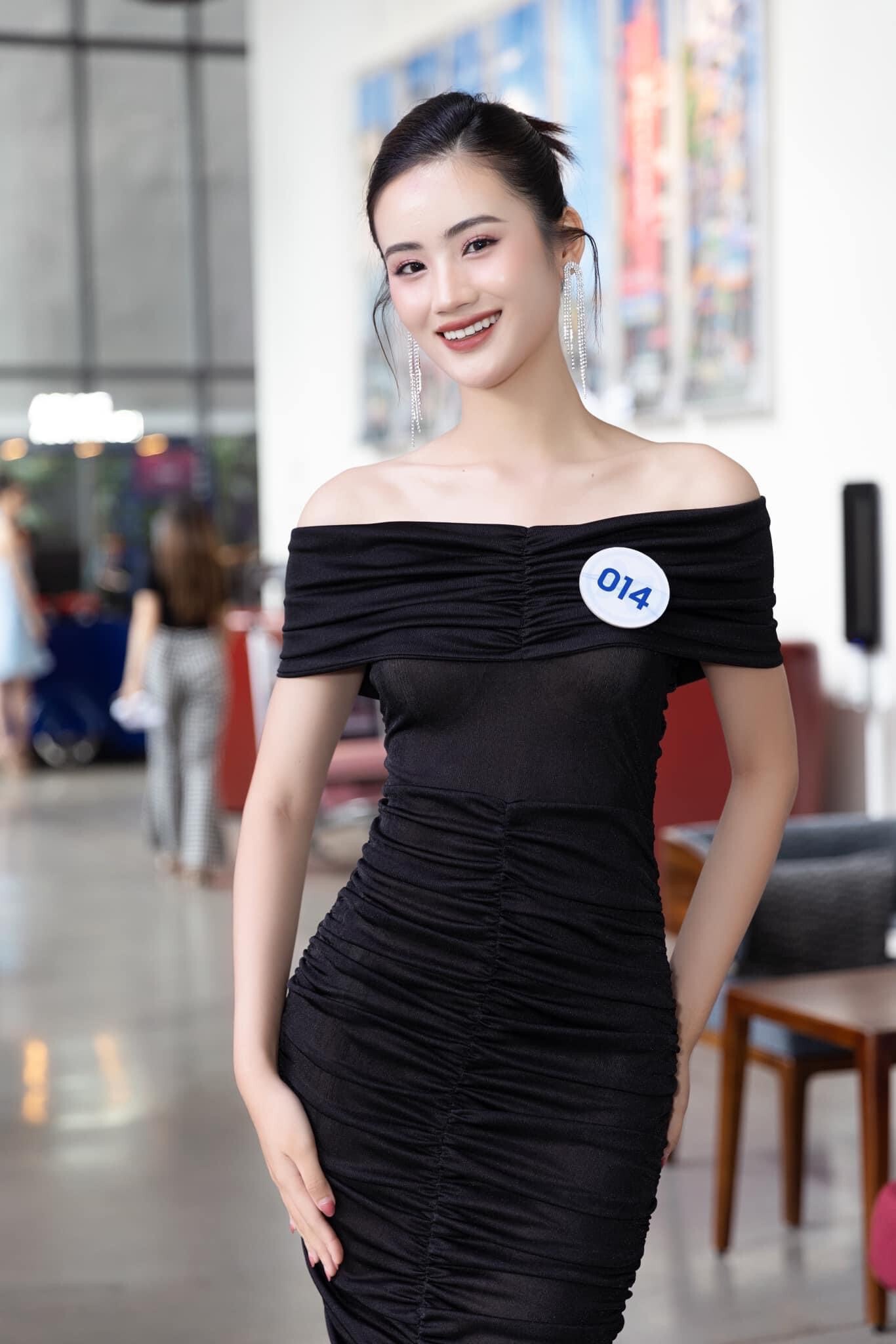 Thời điểm đầu, do là gương mặt mới, Ý Nhi không tạo được nhiều sự chú ý đối với công chúng.