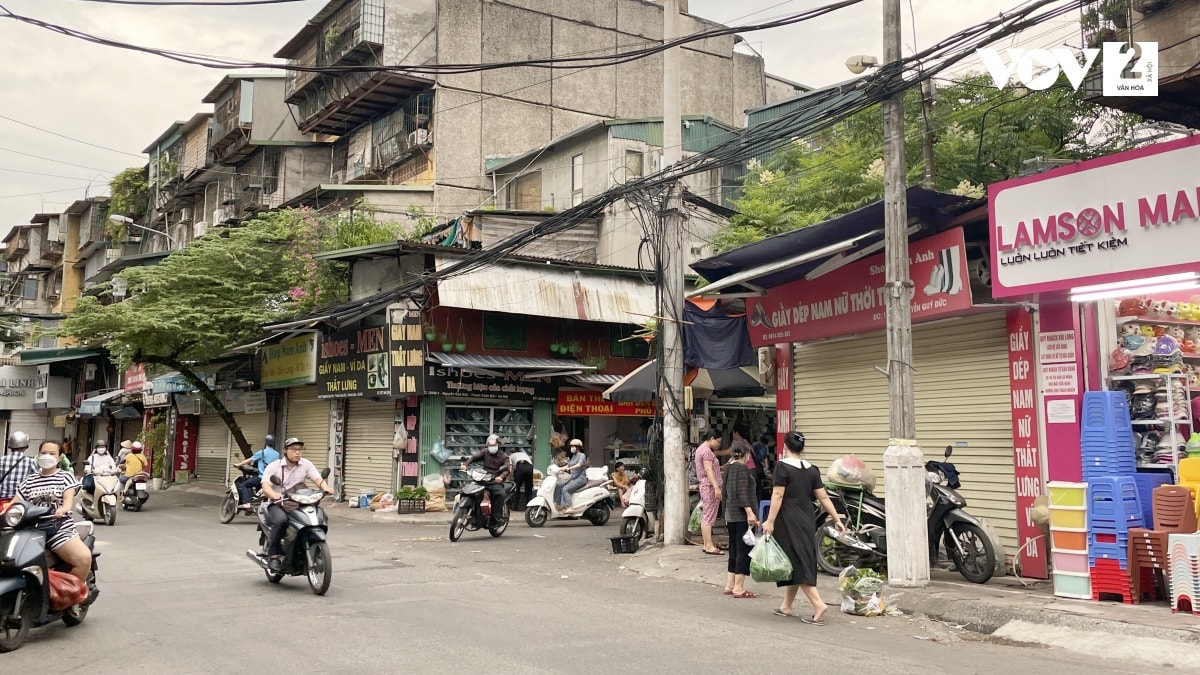  mang nhen cap vien thong va luoi dien giang khap pho o ha noi hinh anh 12