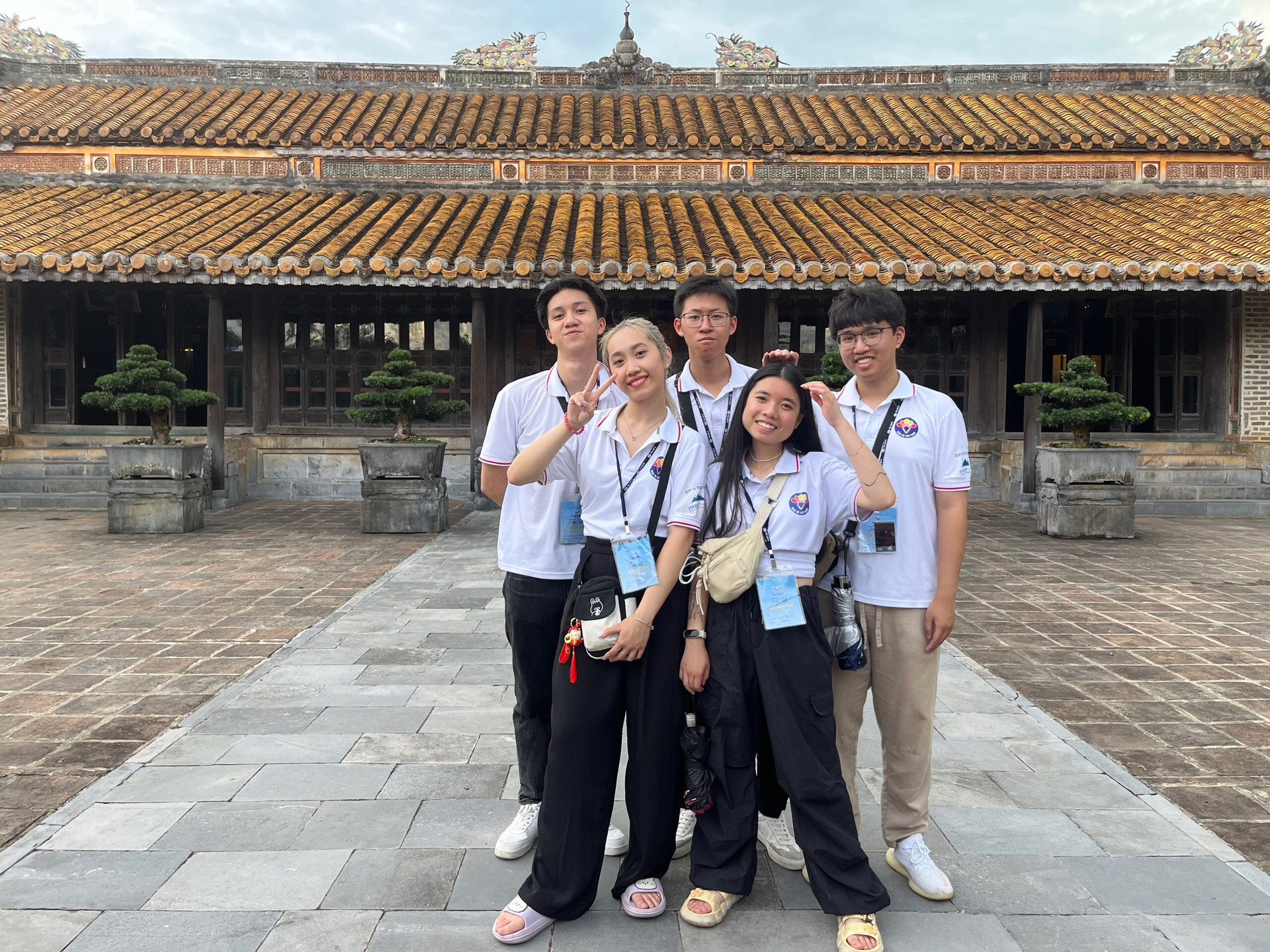 Tuổi trẻ kiều bào khám phá những kiến trúc độc đáo của lăng tẩm nhà Nguyễn tại Huế - ảnh 3