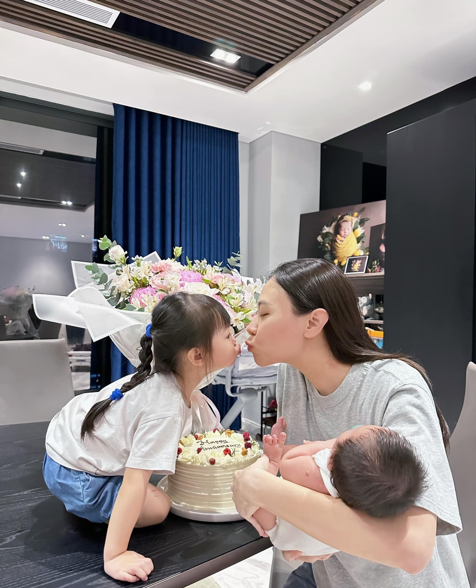 Sao Việt 30/7: Nhã Phương trẻ đẹp khi bầu lần 2, Đàm Thu Trang tự nhận 'ngáo ngơ' - 3